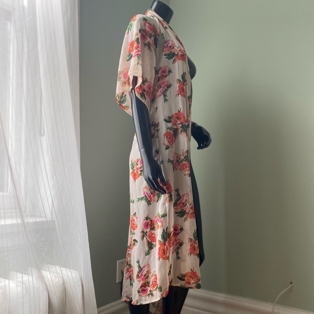 ๐ธFloral Kimono ๐๐บ - Picture 3 of 9